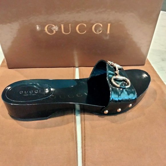 GUCCI HORSEBIT BLACK PATENT LEATHER SANDALS - Picture 2 of 8